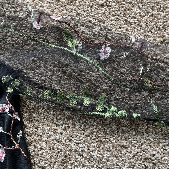 Black lace floral embroidered party dress - Picture 3 of 4